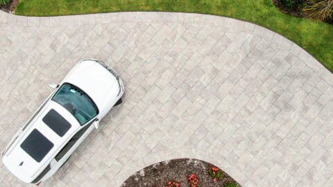 driveway by accurate pavers