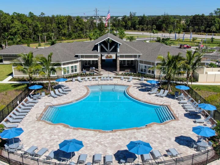 commercial pool deck contractor